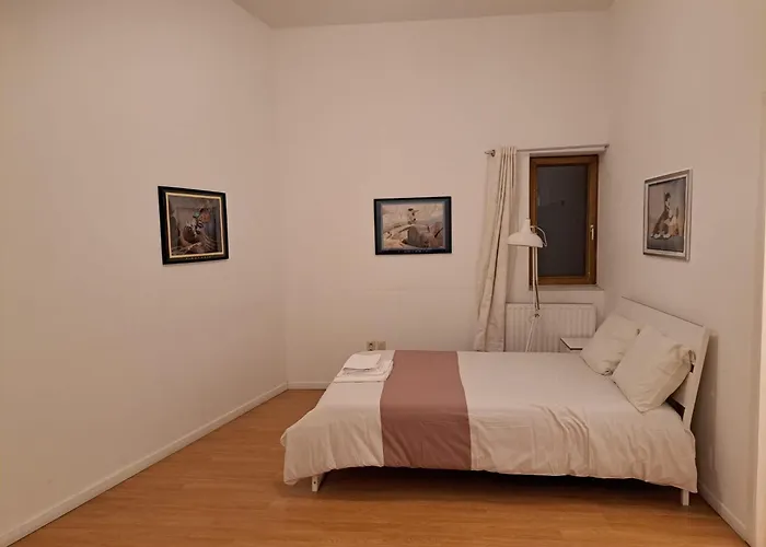 Centre De Bruxelles, Studio