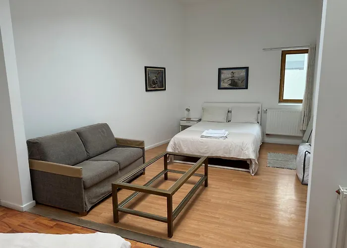 Centre De Bruxelles, Studio